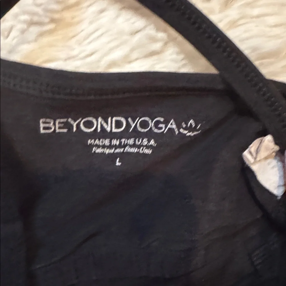 Beyond Yoga Classic Black Top - Picture 2 of 3